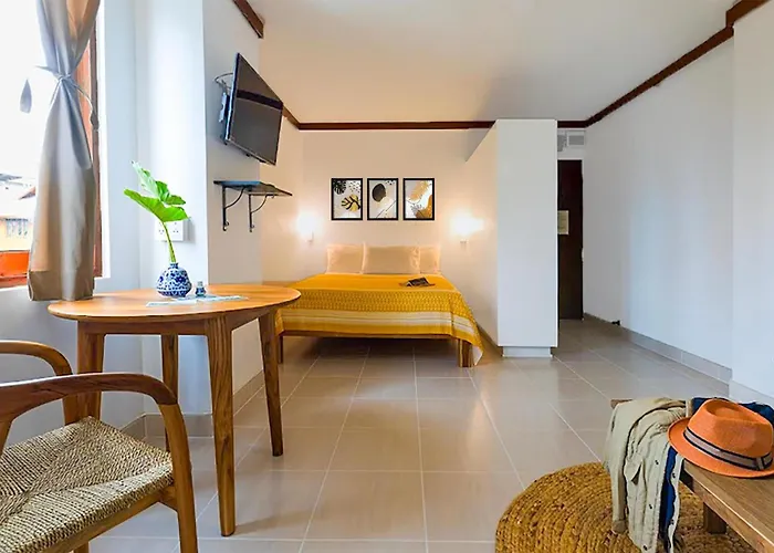 Collection O Howard Square Boutique Hotel