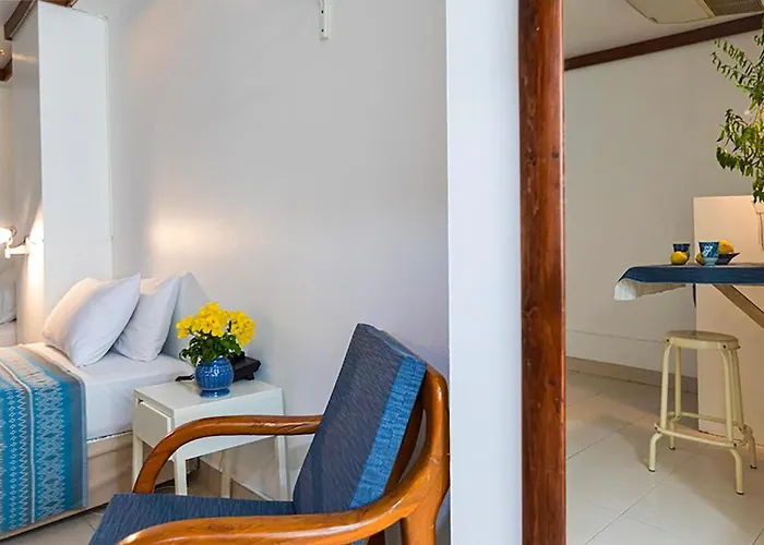 Collection O Howard Square Boutique Hotel