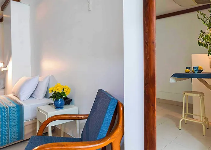 Collection O Howard Square Boutique Hotel